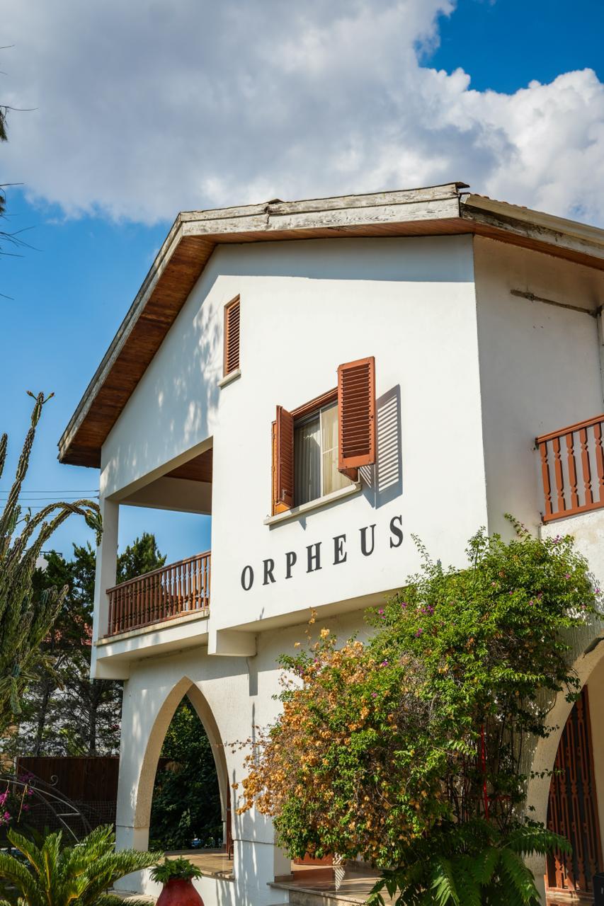 Orpheus merkezinin dış cephesi
